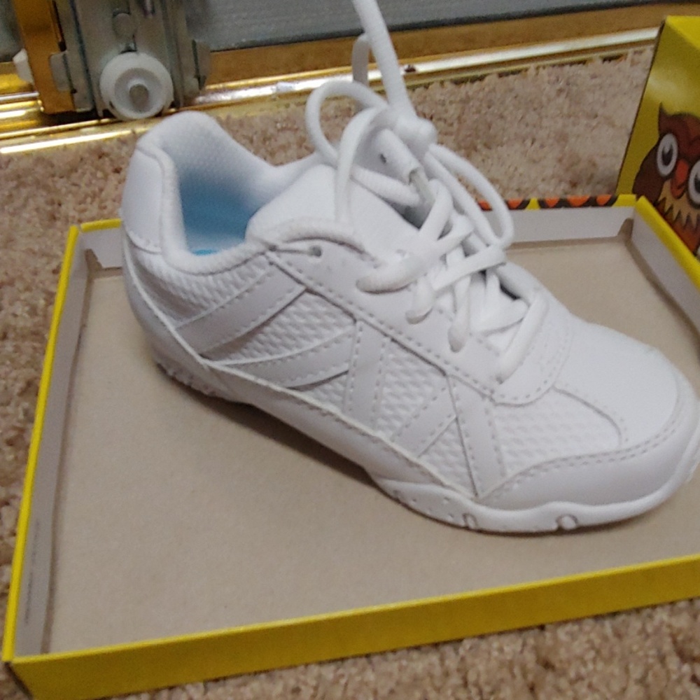 Kids tennies
